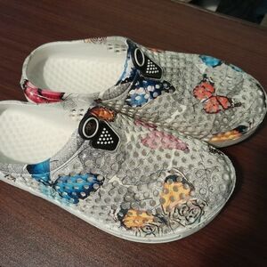 Butterfly Print Slip-On Clogs - White Multicolor